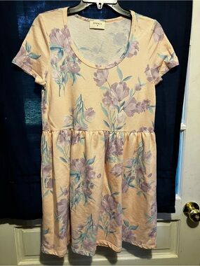 Everly Peach Floral Scoop-Neck Short Sleeve Dress